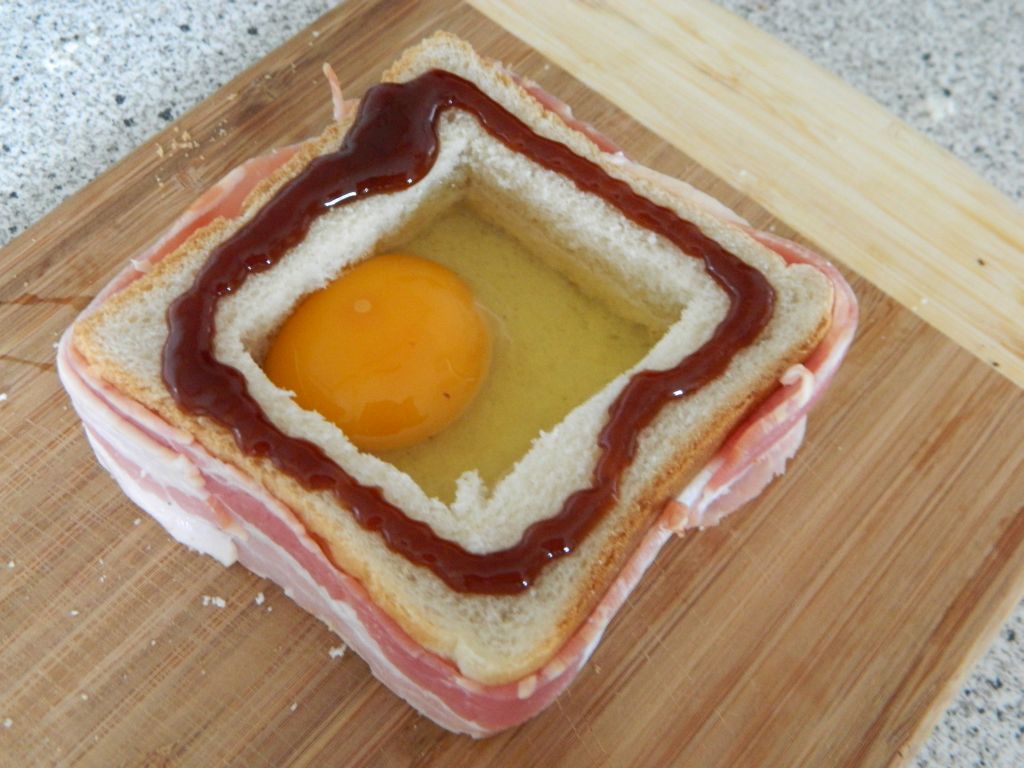 Ei im Bacon Toast Mantel 8