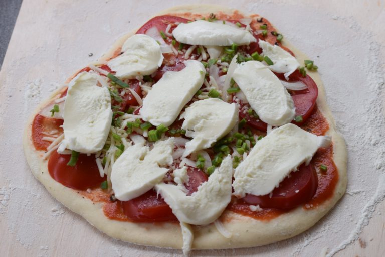 leckerer und schneller Pizzateig - Pizza vom Grill - BBQ Ömer leckerer und schneller Pizzateig - Pizza vom Grill - BBQ Ömer