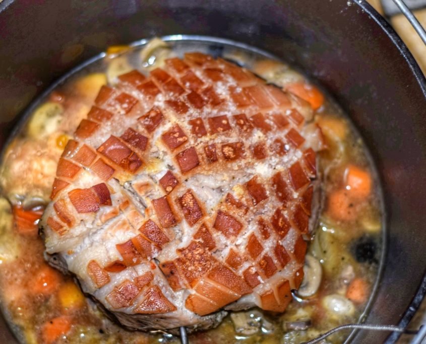 Krustenbraten aus dem Dutch Oven Petromax ft9