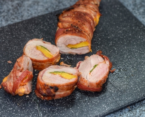 Sommer - Schweinefilet gefüllt mit Nektarine, Minze, Oregano in Baconmantel 25