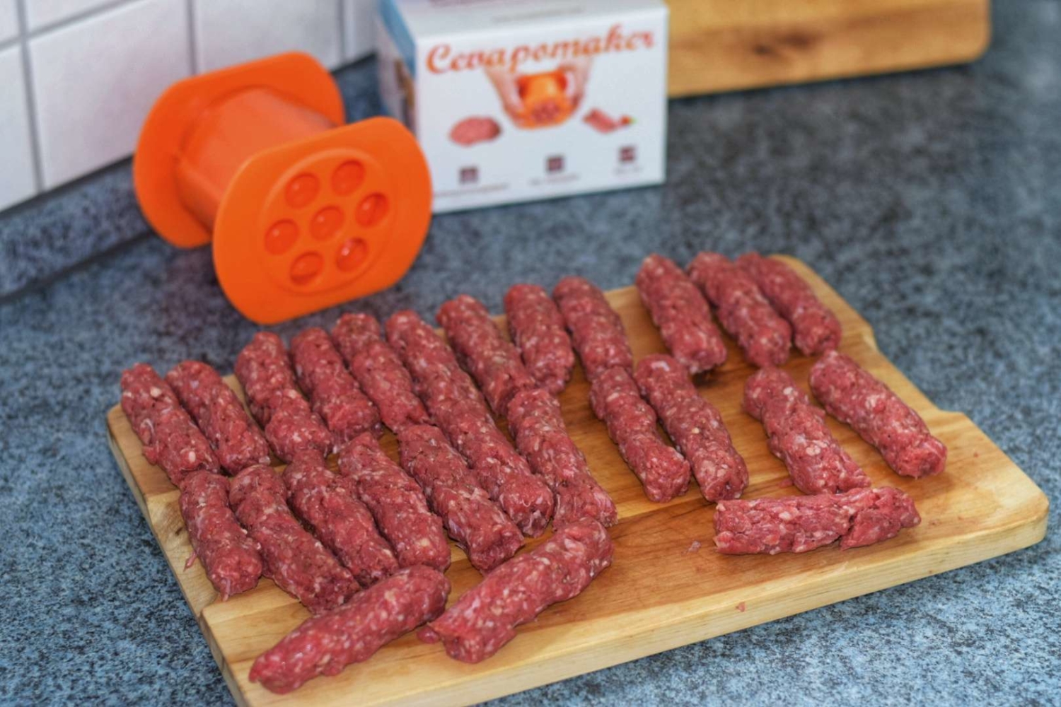 Cevapcici Mit Djuvec-Reis, Ajvar Und Tzatziki - Der Klassiker Aus Der ...