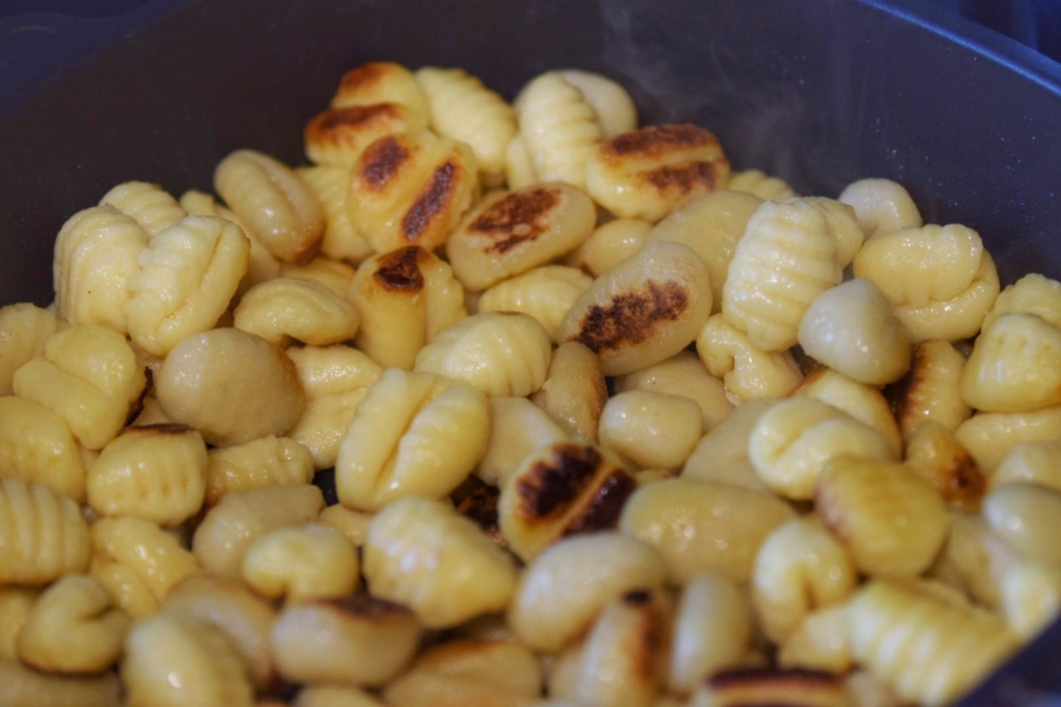 Gnocchi mit gebackenem Kürbis, Kräuterfrischkäse und Kürbiskernöl - BBQ ...