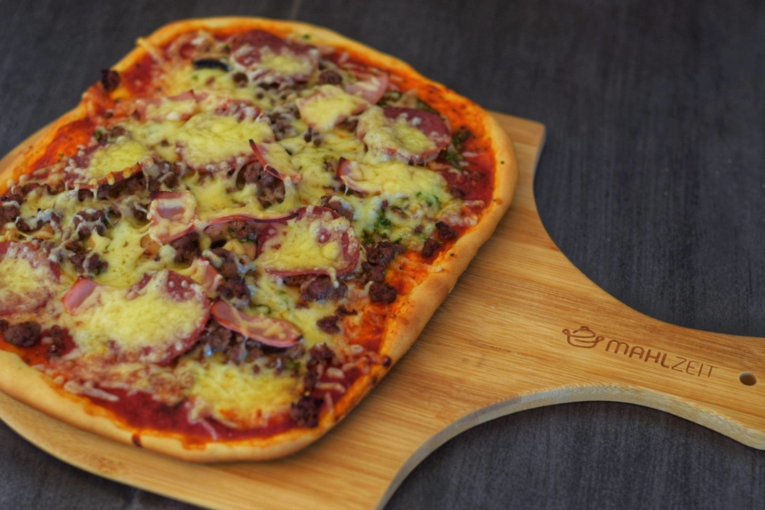 leckerer und schneller Pizzateig - Pizza vom Grill - BBQ Ömer leckerer und schneller Pizzateig - Pizza vom Grill - BBQ Ömer