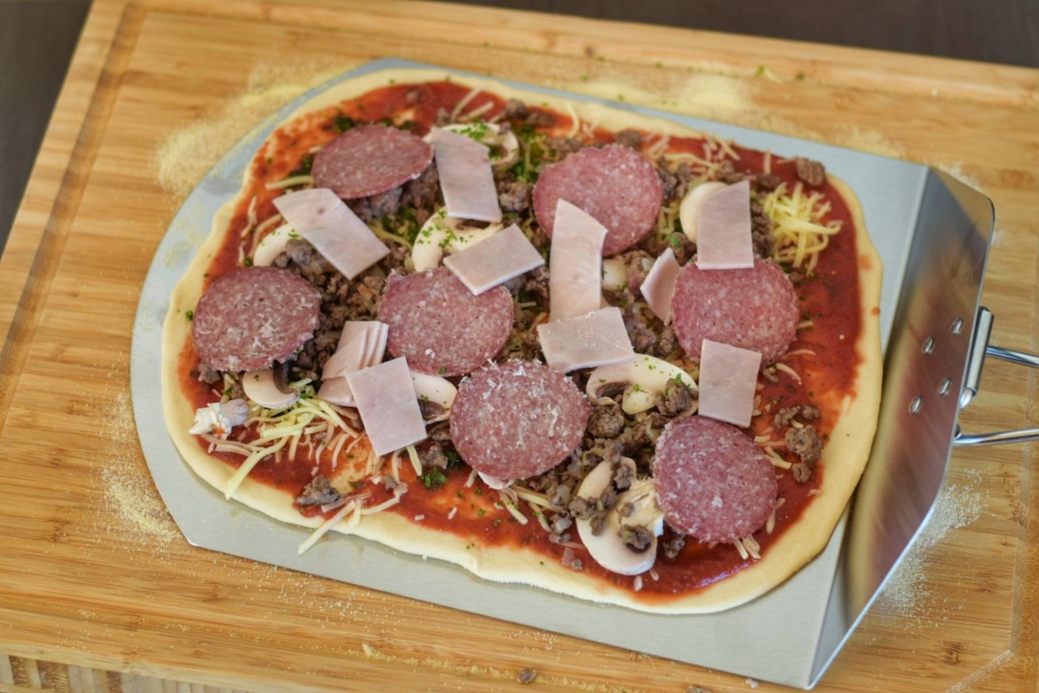 leckerer und schneller Pizzateig - Pizza vom Grill - BBQ Ömer leckerer und schneller Pizzateig - Pizza vom Grill - BBQ Ömer